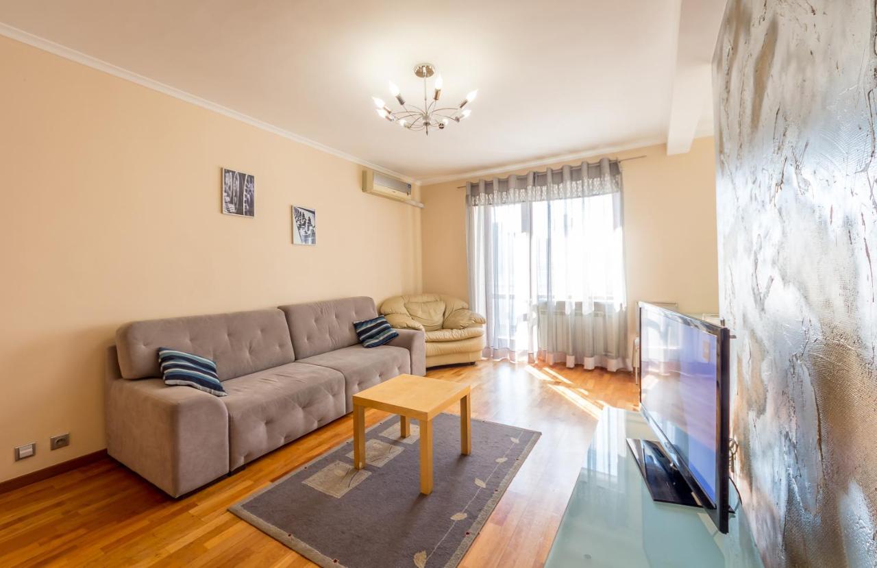 Apartment On Triokhsviatytelska Kijów Zewnętrze zdjęcie