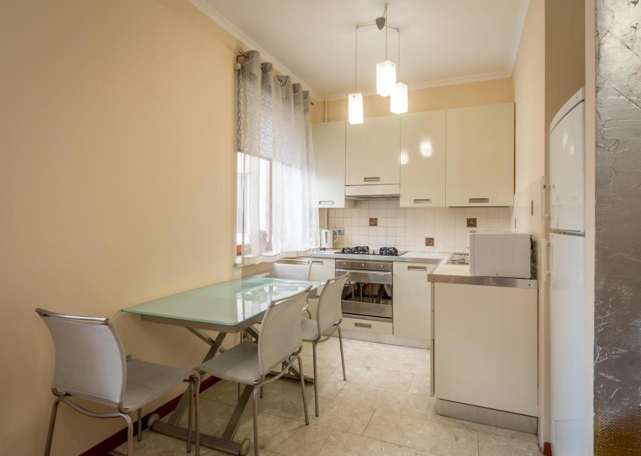 Apartment On Triokhsviatytelska Kijów Zewnętrze zdjęcie